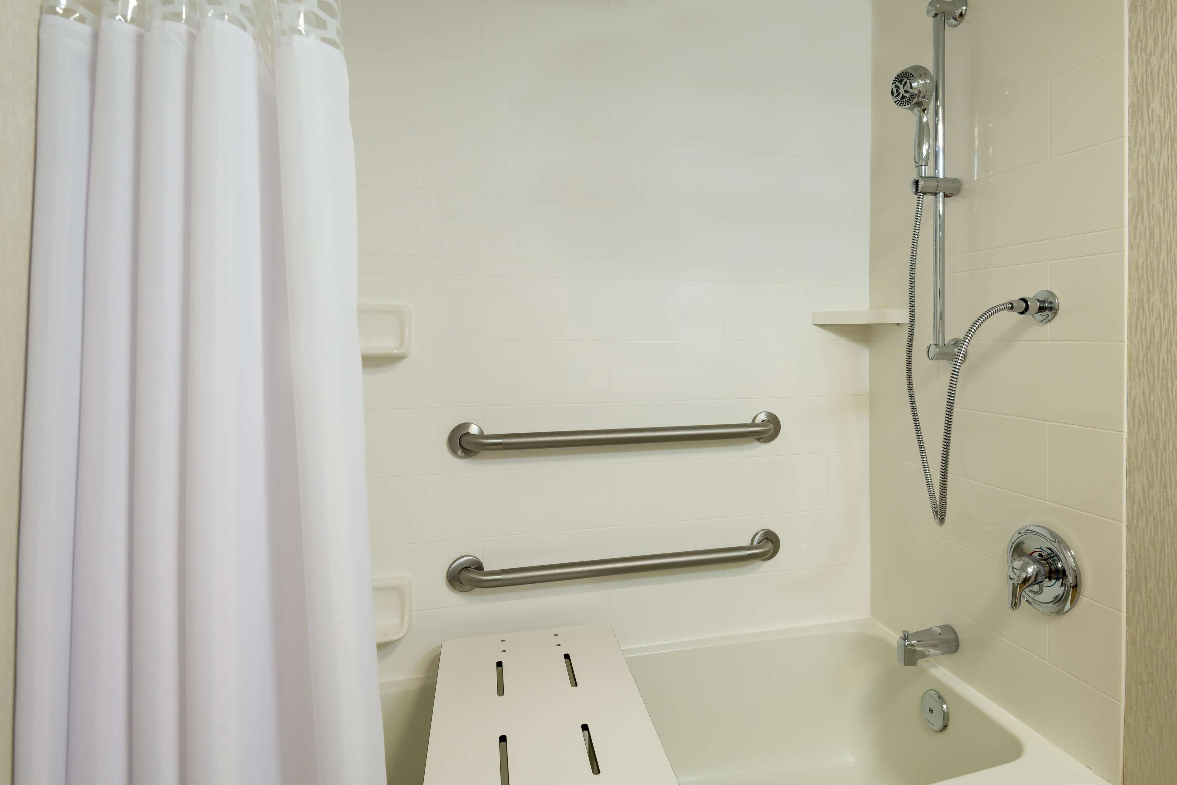 Hampton Inn Buffalo-Airport Galleria Mall Чиктовага Экстерьер фото