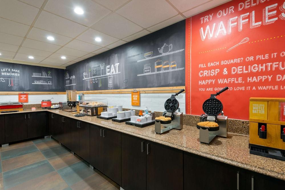 Hampton Inn Buffalo-Airport Galleria Mall Чиктовага Экстерьер фото