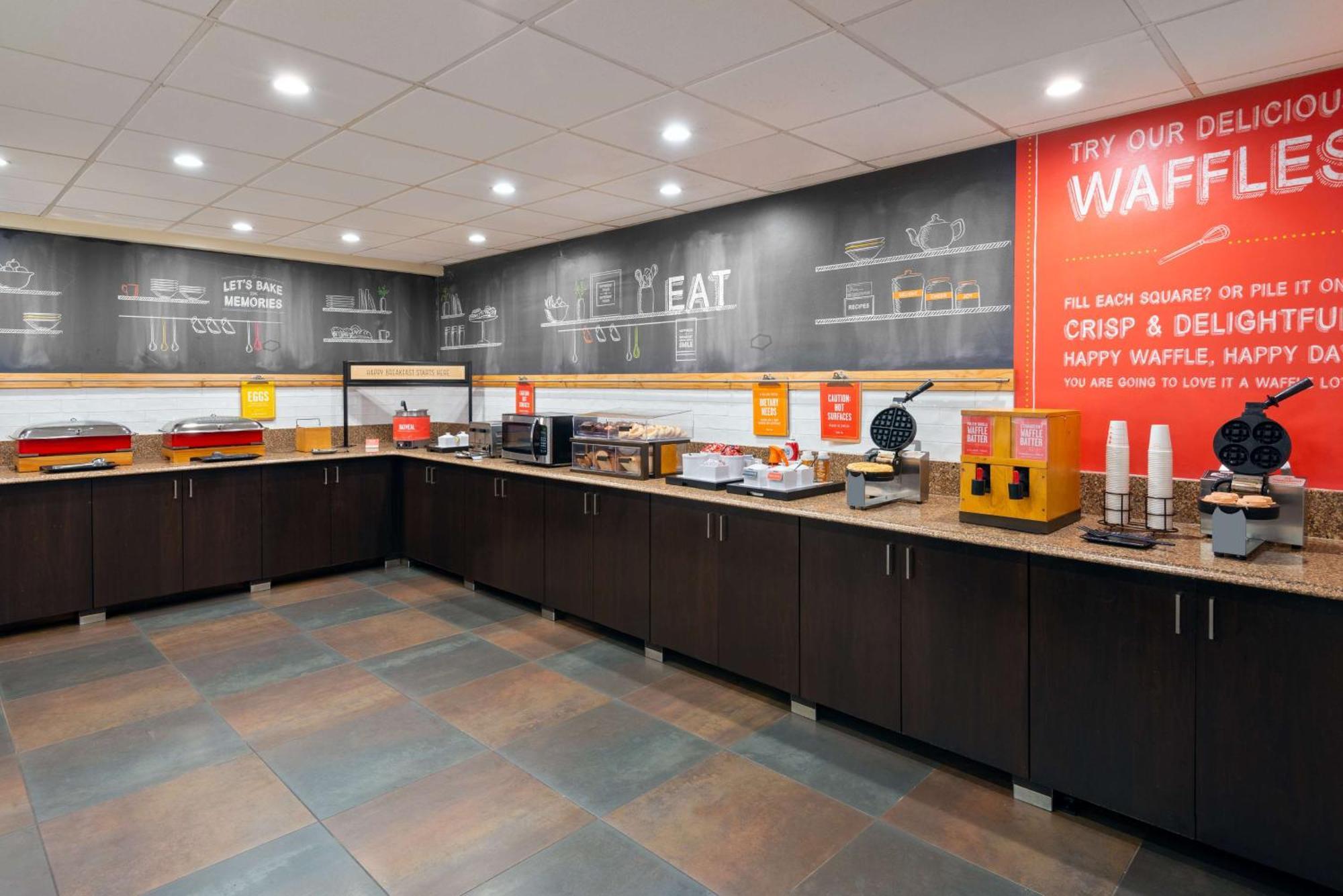 Hampton Inn Buffalo-Airport Galleria Mall Чиктовага Экстерьер фото