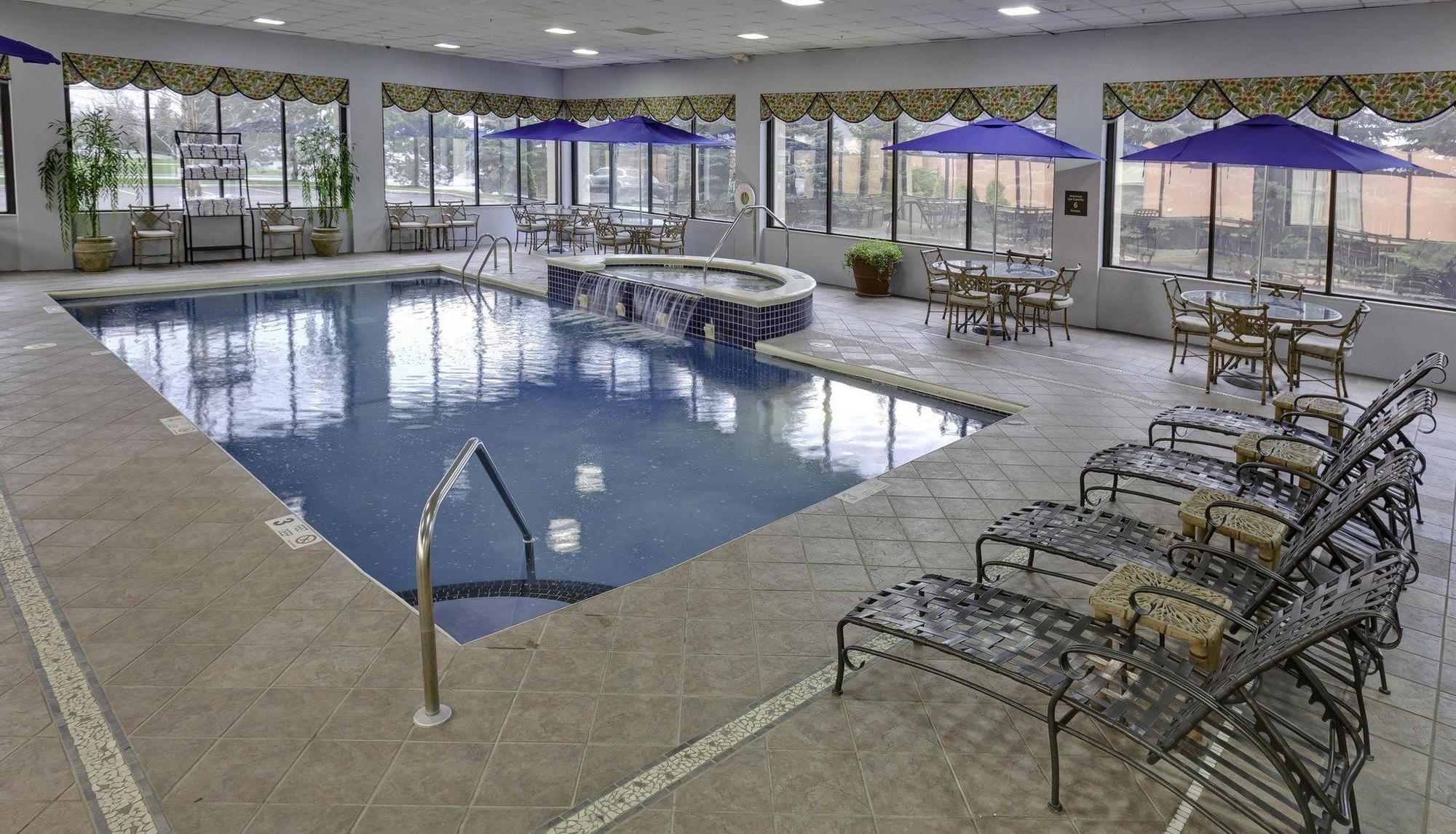 Hampton Inn Buffalo-Airport Galleria Mall Чиктовага Экстерьер фото