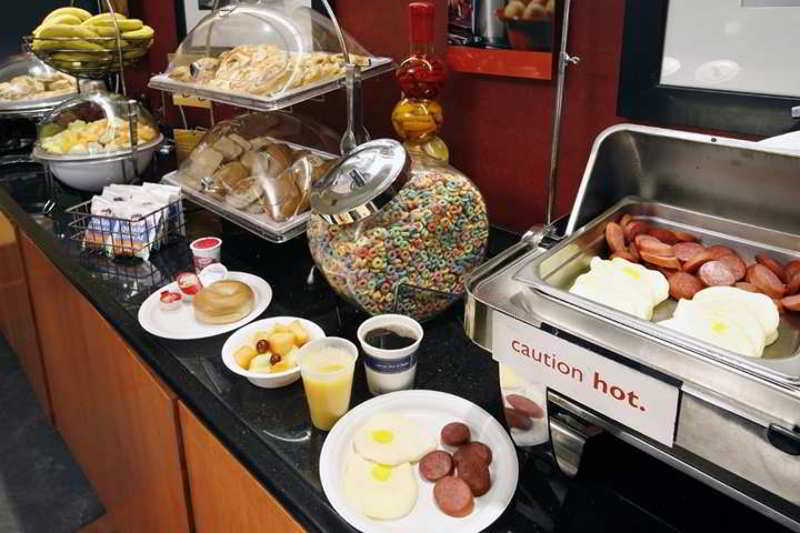 Hampton Inn Buffalo-Airport Galleria Mall Чиктовага Экстерьер фото