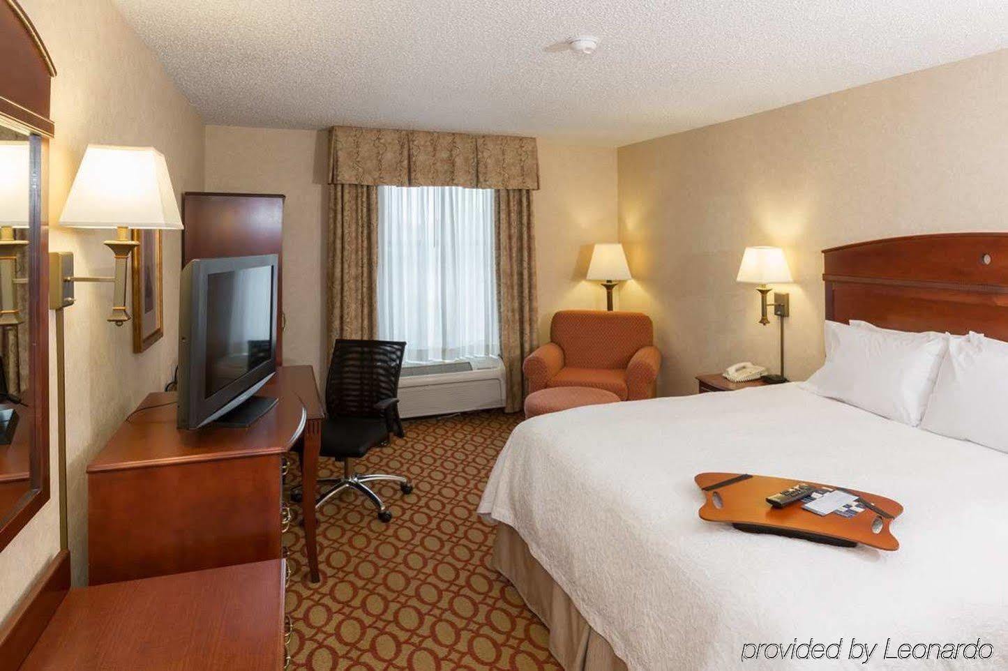 Hampton Inn Buffalo-Airport Galleria Mall Чиктовага Экстерьер фото